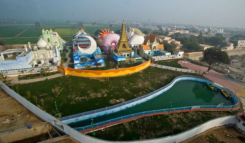Ram Rahim's "Character Building" - Spiritual Congregations with Modern Devotional Music