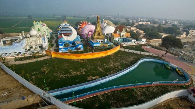 Ram Rahim's "Character Building" - Spiritual Congregations with Modern Devotional Music